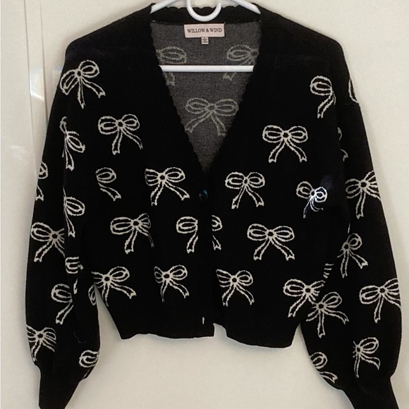 Willow & Wind Sweaters - Black Willow & Wind Bow Patterned Women's Button Up Cardigan Size XS